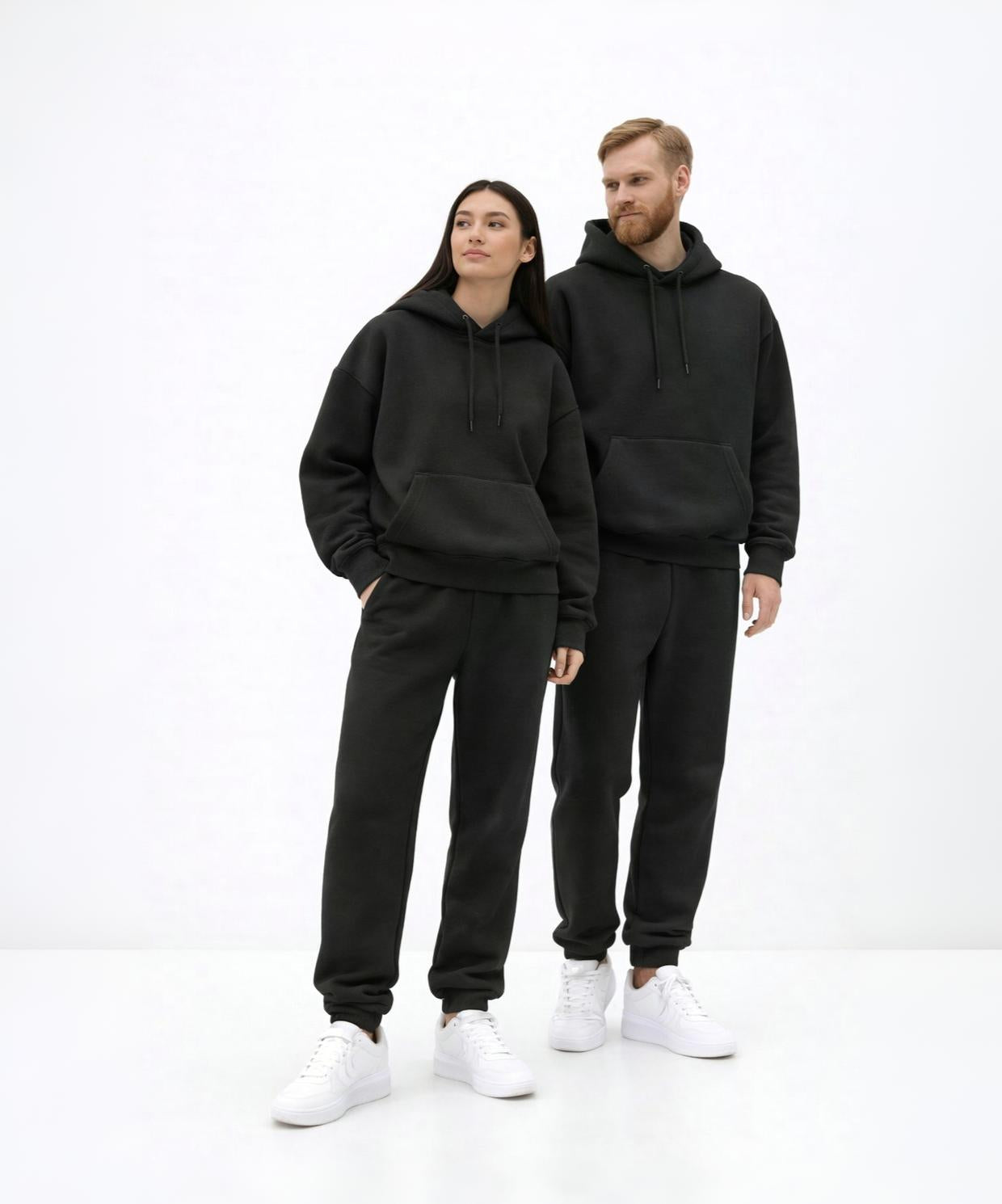 Siyah Kapüşonlu Hoodie ve Jogger Eşofman Takımı
